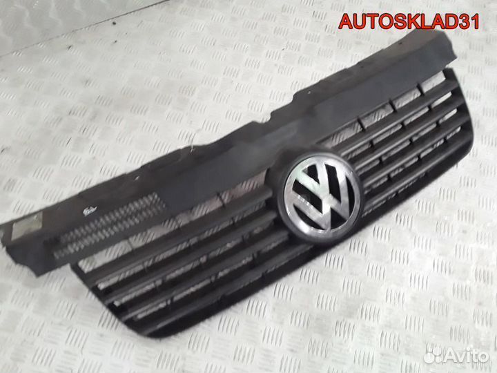 Решетка радиатора VW Transporter T5 7H0807101