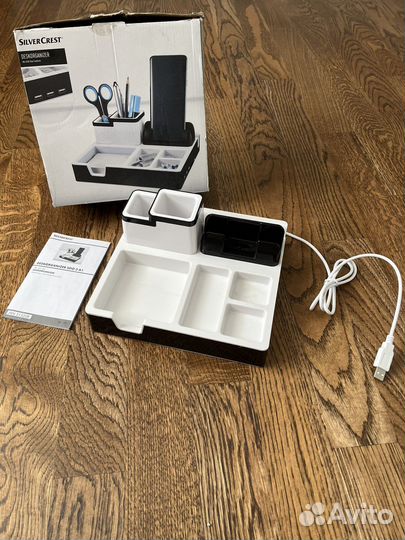 Настольный органайзер с USB-портом