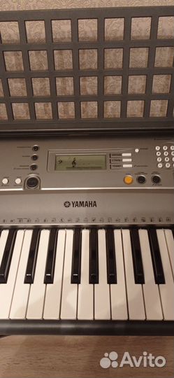 Синтезатор Yamaha PSR-R300