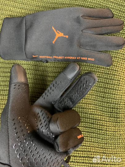 Перчатки Nike Jordan на зиму