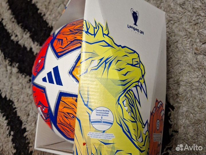 Официальный новый мяч лиги чемпионов