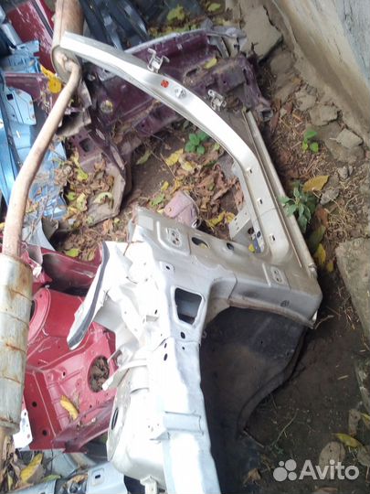 Мазда 3 левая четверть со средней стойкой