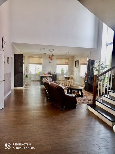 Дом 560,9 м² на участке 30 сот.