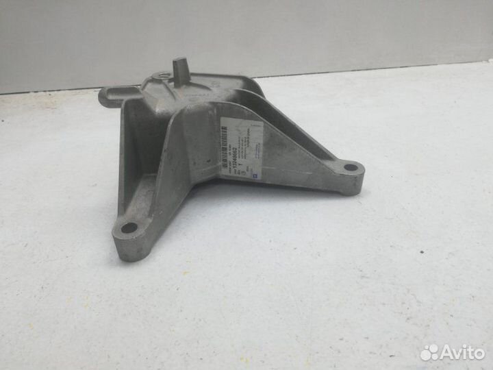 Кронштейн кпп задний Opel Astra J
