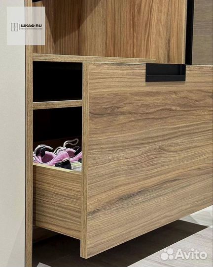 Угловой шкаф