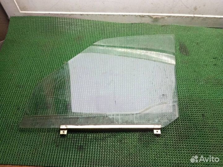 Стекло двери переднее правое Ssangyong Musso