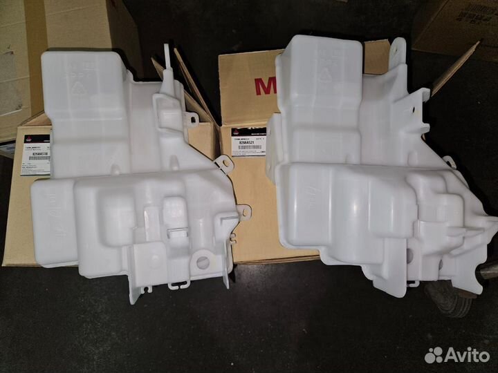 Бачок омывателя Mitsubishi Pajero Sport рест