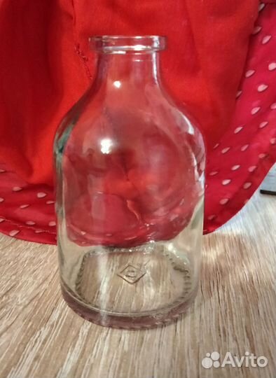 Бутылка стеклянная