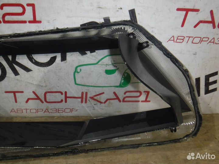 Стекло левой фары Skoda Octavia A7 (2013-2017)