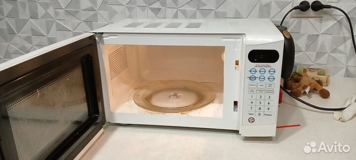 Микроволновая печь Starwind