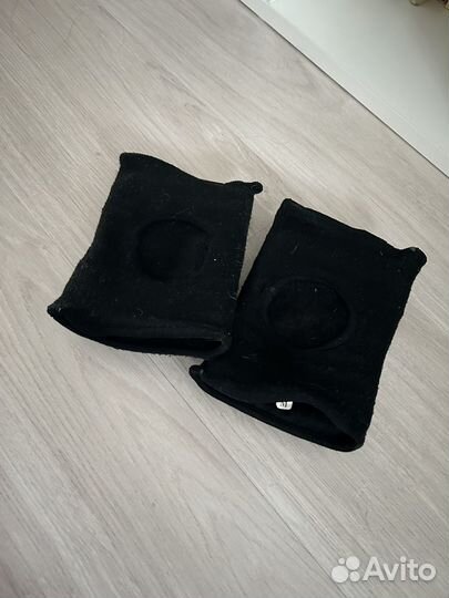 Наколенники