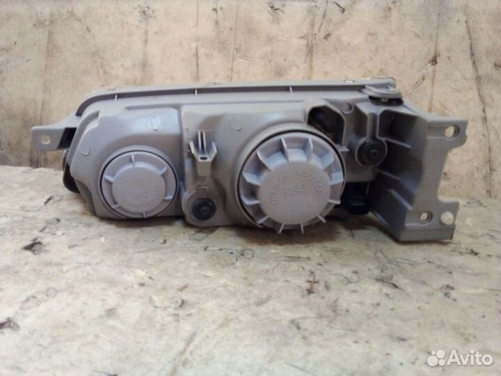 Фара правая hyundai starex 2002