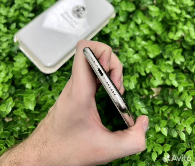 iPhone Xs, 64 ГБ