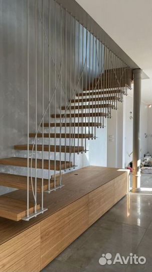 Лестница на металлокаркасе для дома в рассрочку