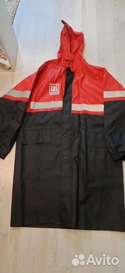 Влагостойкий плащ