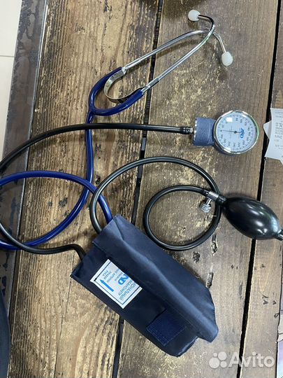Прибор для измерения артериального давления UA-100