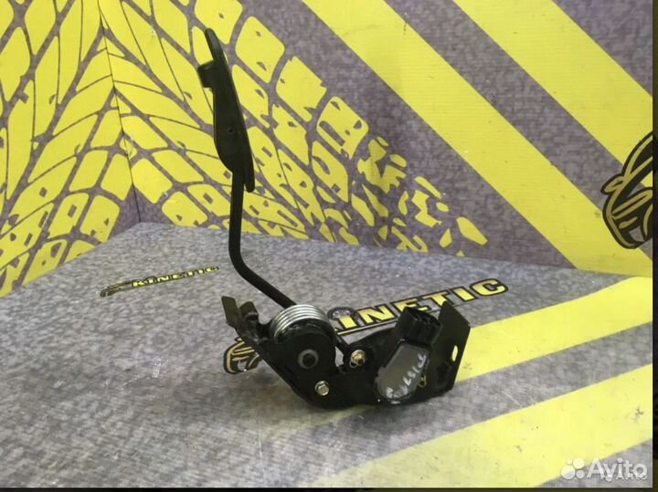 Педаль газа с датчиком Альфард Alphard ath10 2004