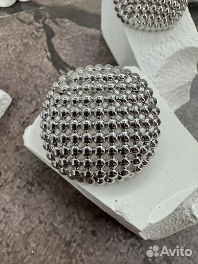 Крупные акцентные серьги