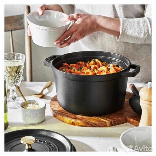 Кокот черный staub 24 см 4,7л высокий черный