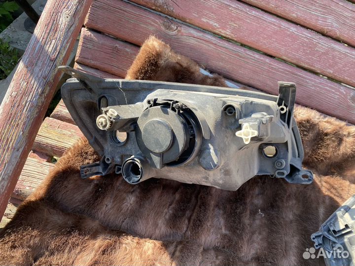 Фары на гранту