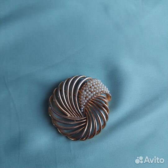 Винтажная брошь