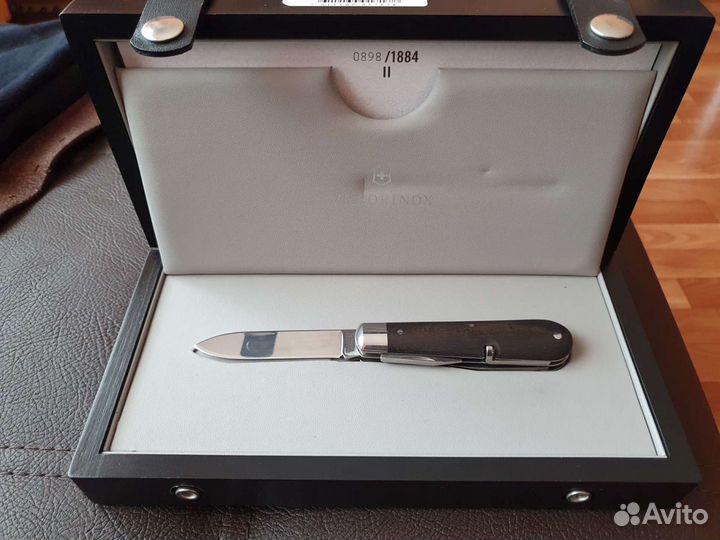 Продам коллекционный нож victorinox