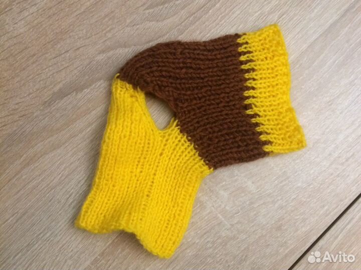 Вязаная кофта и шапка для собак