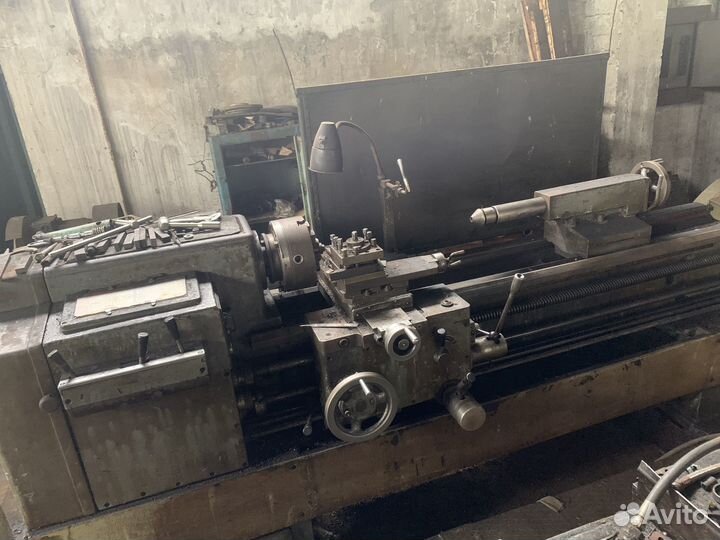 Токарный станок по металу