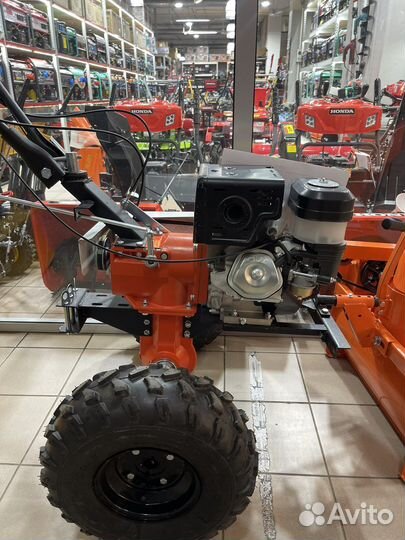 Мотоблок Honda 18HP+Снегоуборочная приставка