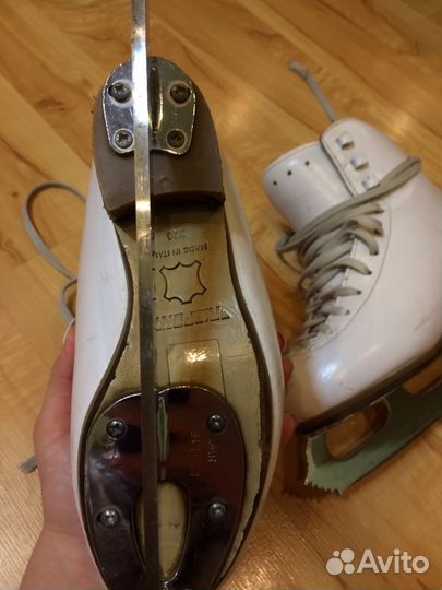 Коньки профессиональные