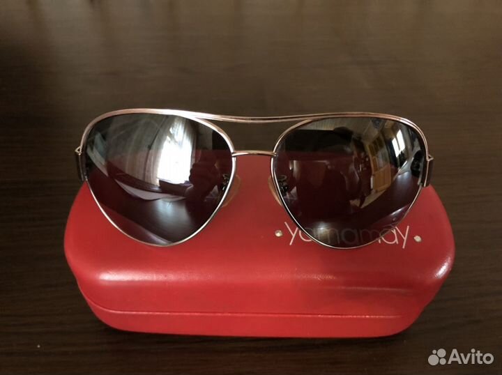 Солнцезащитные очки фирмы yamamay