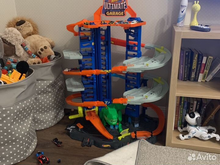 Трек hot wheels ultimate garage T-rex