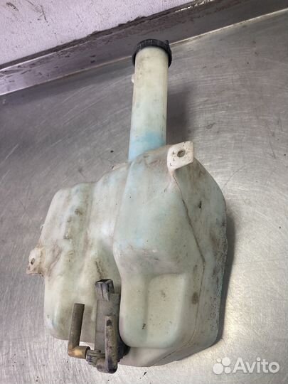 Бочок омывателя ford Мондео 1