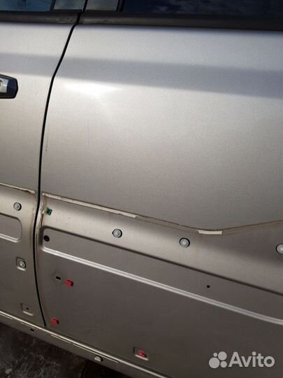 Дверь задняя левая Hyundai Terracan