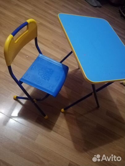 Детский столик и стульчик