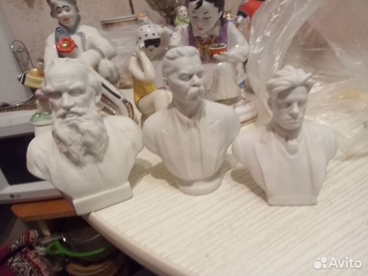 Фарфоровые статуэтки