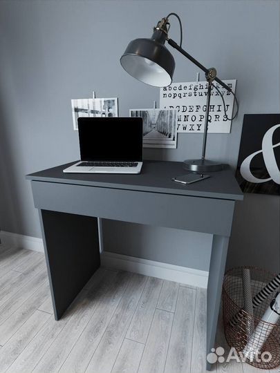 Письменный стол