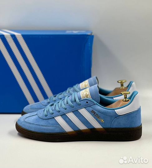 Adidas Spezial: Голубой стиль - безупречный выбор