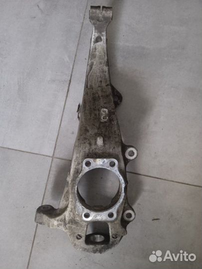 Кулак поворотный передний правый Infiniti G35