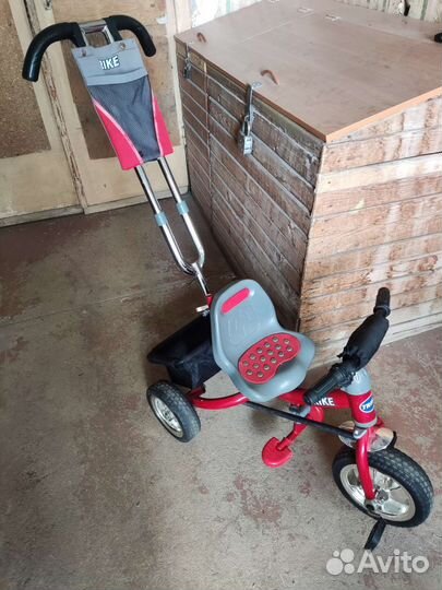 Детский велосипед с родительской ручкой