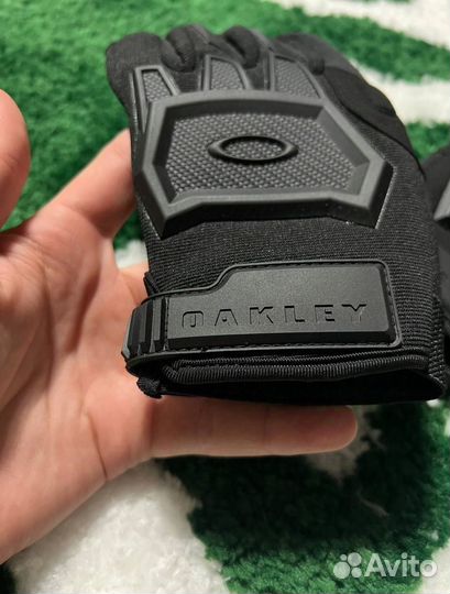 Перчатки Oakley
