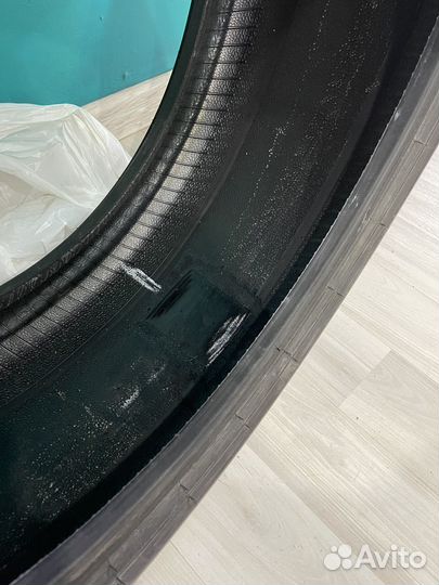 Pirelli P Zero PZ4 275/35 R19 100Y