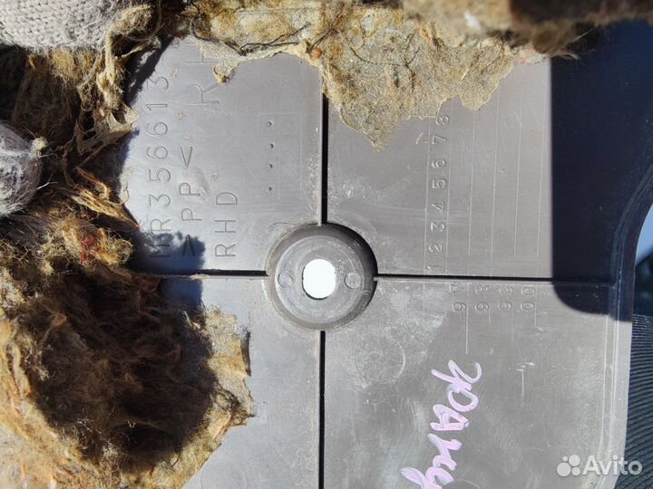 Накладка торпедо Mitshubishi Grandis Chariot