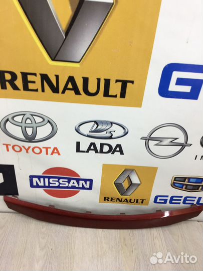 Молдинг накладка на капот Renault sandero