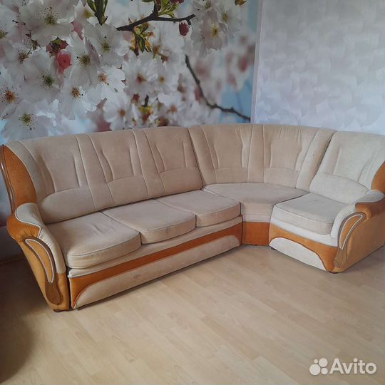 Угловой диван и кресла