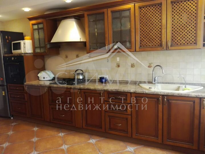 Коттедж 208 м² на участке 14,5 сот.