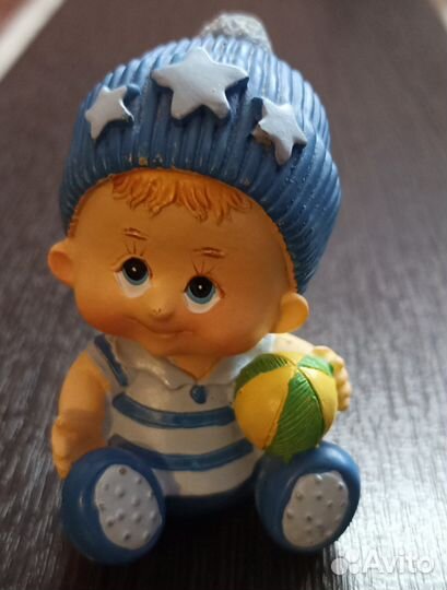 Малыш с мячиком