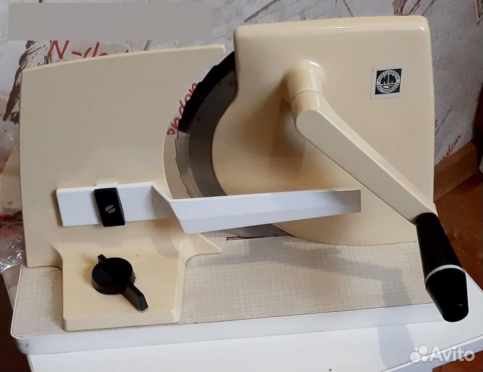 Хлеборезка Brotschneidemaschine (ломтерезка )