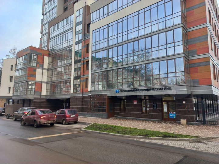 Офисное помещение в аренду, 437.8 м²
