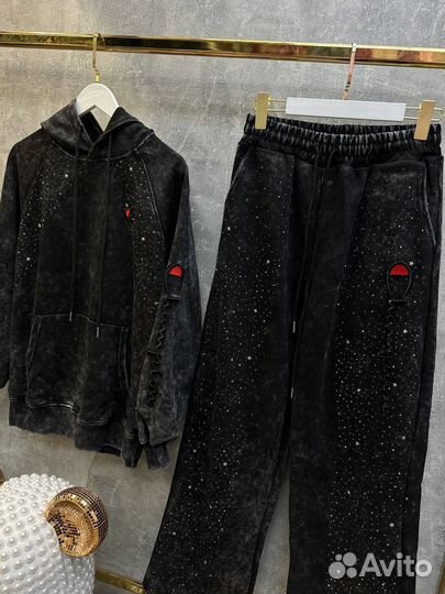 Двойка с стразами и